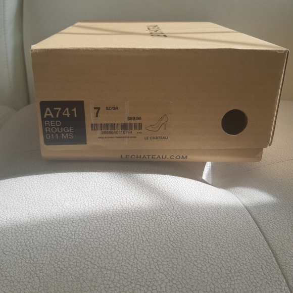 Le Chateau red heels Size 7 - Picture 7 of 11